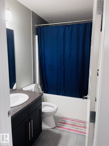 4427 6 Street, Edmonton, AB - Indoor Photo Showing Bathroom