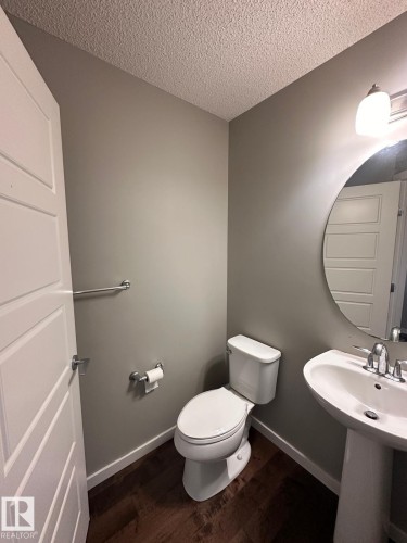 4427 6 Street, Edmonton, AB - Indoor Photo Showing Bathroom