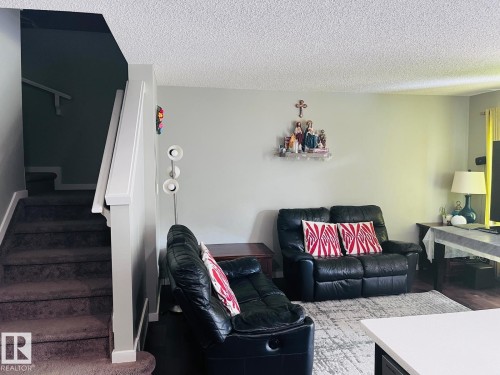 4427 6 Street, Edmonton, AB - Indoor Photo Showing Other Room