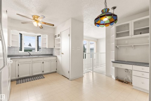 3211 70 Street, Edmonton, AB - Indoor