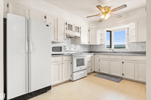 3211 70 Street, Edmonton, AB - Indoor Photo Showing Kitchen