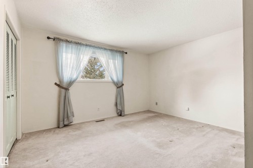 3211 70 Street, Edmonton, AB - Indoor Photo Showing Other Room