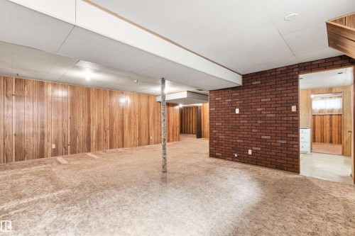 3211 70 Street, Edmonton, AB - Indoor