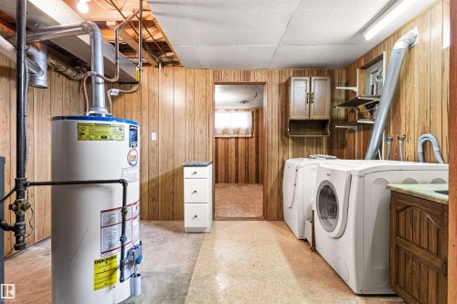 3211 70 Street, Edmonton, AB - Indoor Photo Showing Laundry Room