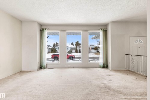 3211 70 Street, Edmonton, AB - Indoor