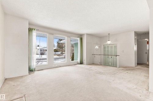 3211 70 Street, Edmonton, AB - Indoor