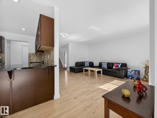 718 Adams Way, Edmonton, AB 