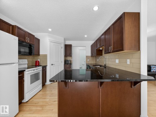 718 Adams Way, Edmonton, AB 