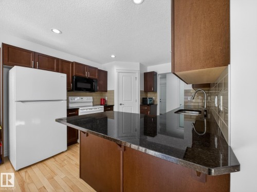 718 Adams Way, Edmonton, AB 