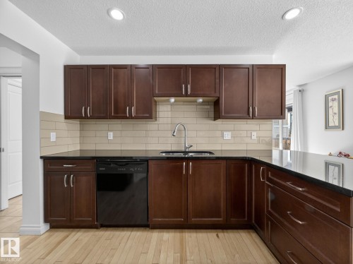 718 Adams Way, Edmonton, AB 