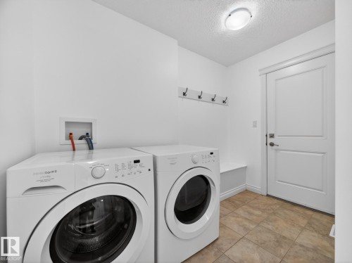 718 Adams Way, Edmonton, AB 