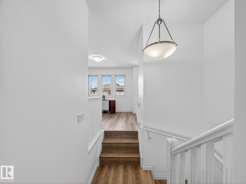 718 Adams Way, Edmonton, AB 