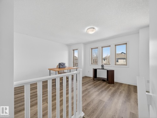 718 Adams Way, Edmonton, AB 