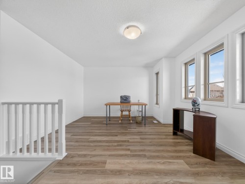 718 Adams Way, Edmonton, AB 