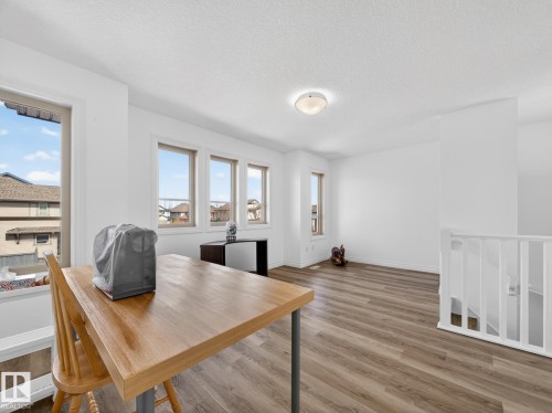 718 Adams Way, Edmonton, AB 