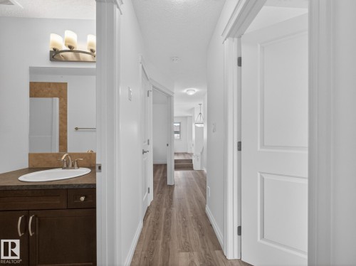 718 Adams Way, Edmonton, AB 