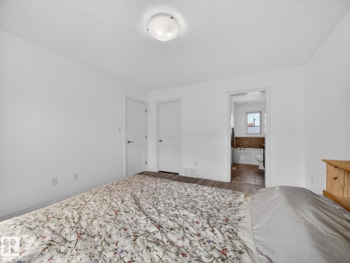 718 Adams Way, Edmonton, AB 