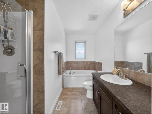 718 Adams Way, Edmonton, AB 