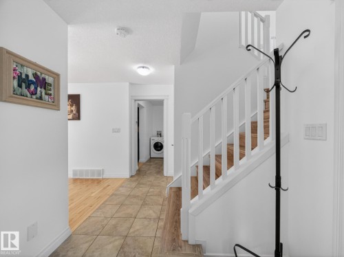 718 Adams Way, Edmonton, AB 