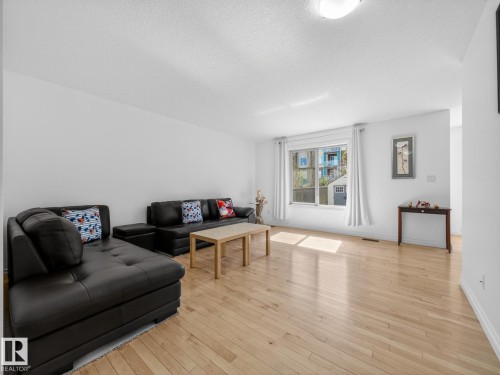 718 Adams Way, Edmonton, AB 