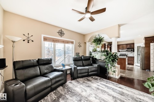 6903 38 Avenue, Camrose, AB - Indoor Photo Showing Living Room