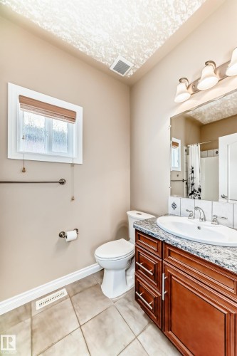 6903 38 Avenue, Camrose, AB - Indoor Photo Showing Bathroom