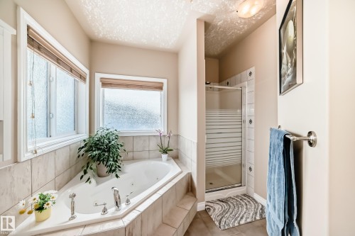 6903 38 Avenue, Camrose, AB - Indoor Photo Showing Bathroom