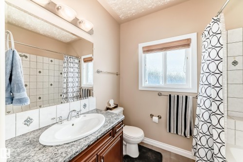 6903 38 Avenue, Camrose, AB - Indoor Photo Showing Bathroom
