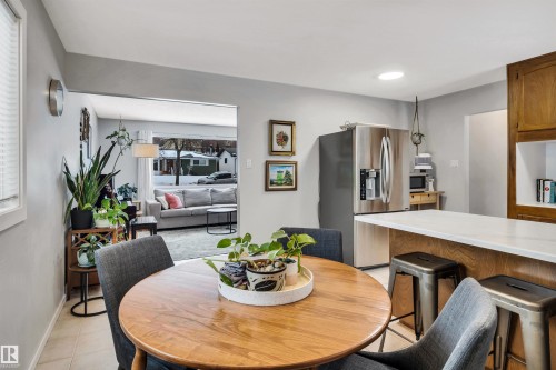 9 Broadview Crescent, St. Albert, AB - Indoor Photo Showing Dining Room