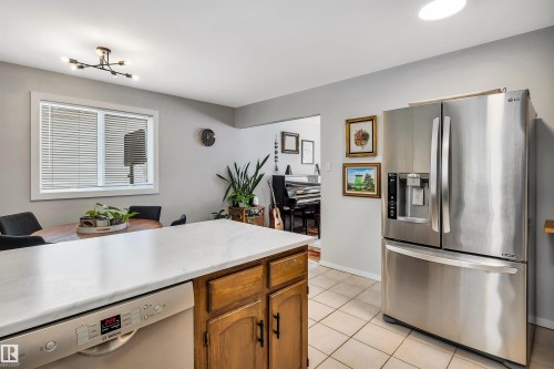 9 Broadview Crescent, St. Albert, AB - Indoor Photo Showing Kitchen