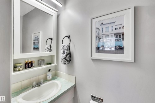 9 Broadview Crescent, St. Albert, AB - Indoor Photo Showing Bathroom