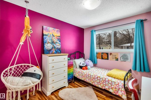 9 Broadview Crescent, St. Albert, AB - Indoor Photo Showing Bedroom