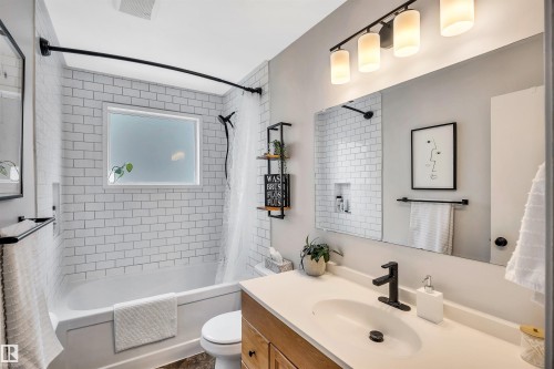 9 Broadview Crescent, St. Albert, AB - Indoor Photo Showing Bathroom