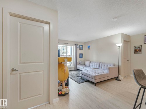 110 508 Albany Way, Edmonton, AB - Indoor Photo Showing Bedroom