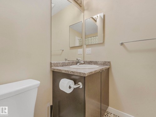 110 508 Albany Way, Edmonton, AB - Indoor Photo Showing Bathroom