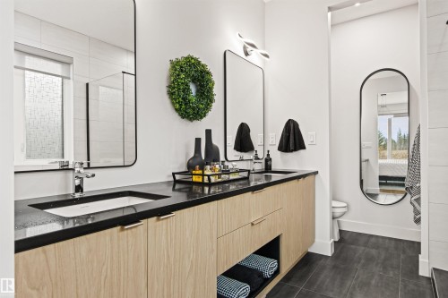 8944 145 Street, Edmonton, AB - Indoor Photo Showing Bathroom