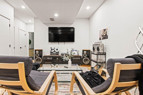 8944 145 Street, Edmonton, AB - Indoor