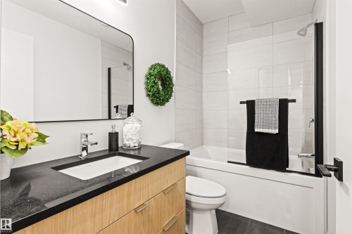 8944 145 Street, Edmonton, AB - Indoor Photo Showing Bathroom