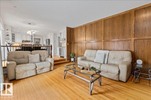 19 Lincoln Crescent, St. Albert, AB - Indoor Photo Showing Living Room