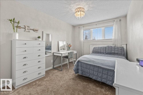 19 Lincoln Crescent, St. Albert, AB - Indoor Photo Showing Bedroom