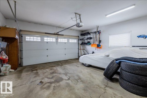 19 Lincoln Crescent, St. Albert, AB - Indoor Photo Showing Garage
