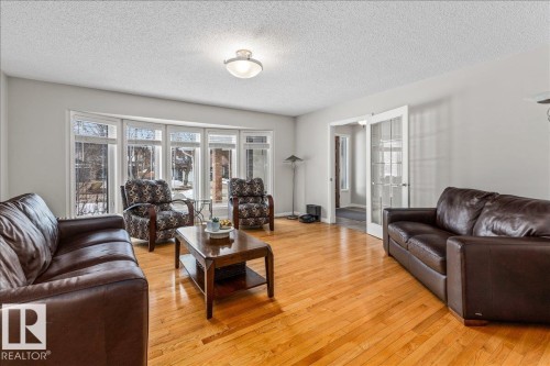 19 Lincoln Crescent, St. Albert, AB - Indoor Photo Showing Living Room