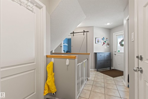 607 77 Street, Edmonton, AB - Indoor Photo Showing Other Room