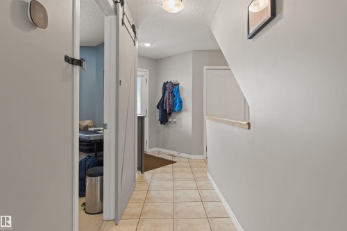 607 77 Street, Edmonton, AB - Indoor