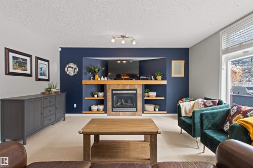 607 77 Street, Edmonton, AB - Indoor With Fireplace