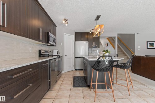 607 77 Street, Edmonton, AB - Indoor Photo Showing Kitchen With Stainless Steel Kitchen With Upgraded Kitchen