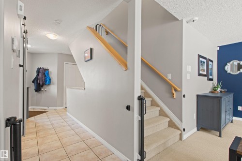 607 77 Street, Edmonton, AB - Indoor Photo Showing Other Room