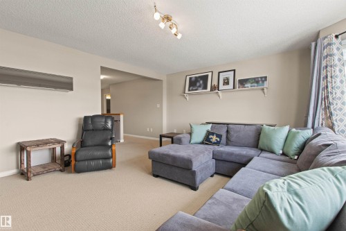 607 77 Street, Edmonton, AB - Indoor Photo Showing Living Room