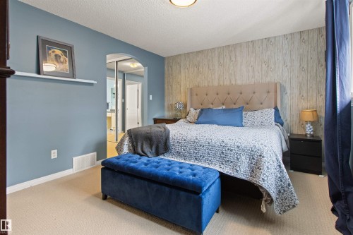 607 77 Street, Edmonton, AB - Indoor Photo Showing Bedroom