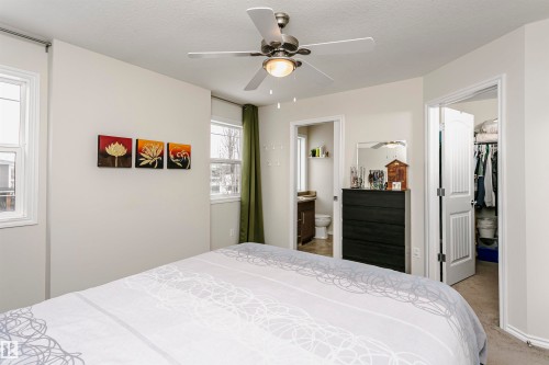 9359 74 Avenue, Edmonton, AB - Indoor Photo Showing Bedroom